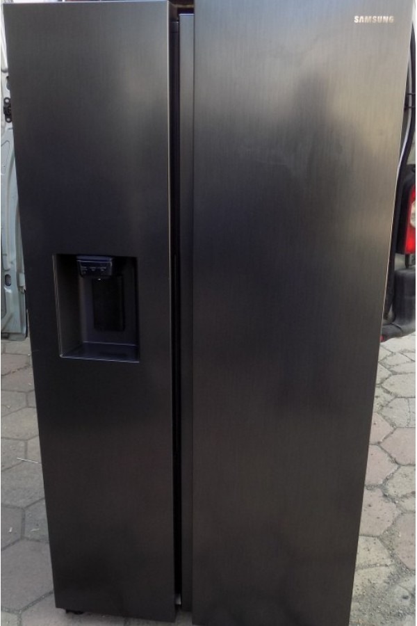 Хладилник Samsung RS6GA8521B1EG