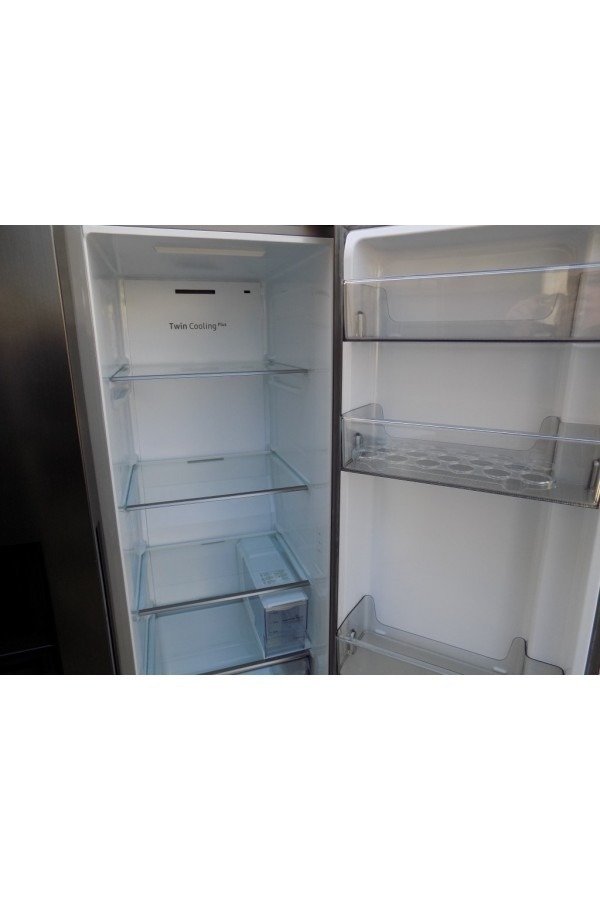 Хладилник Samsung RS6GA8521B1EG