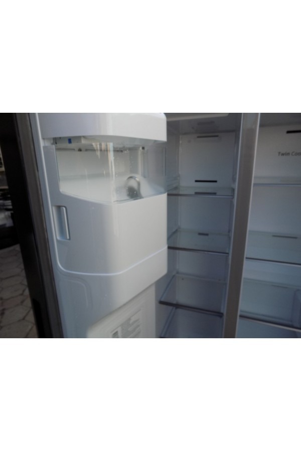 Хладилник Samsung RS6GA8521B1EG