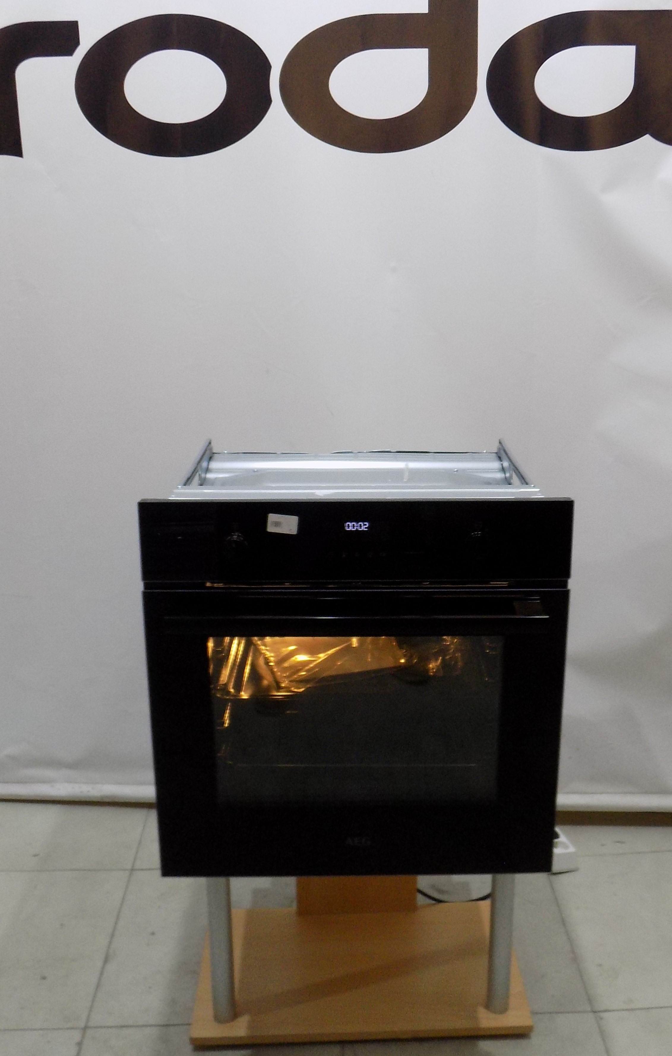 Фурна за вграждане AEG  BPE53516AB