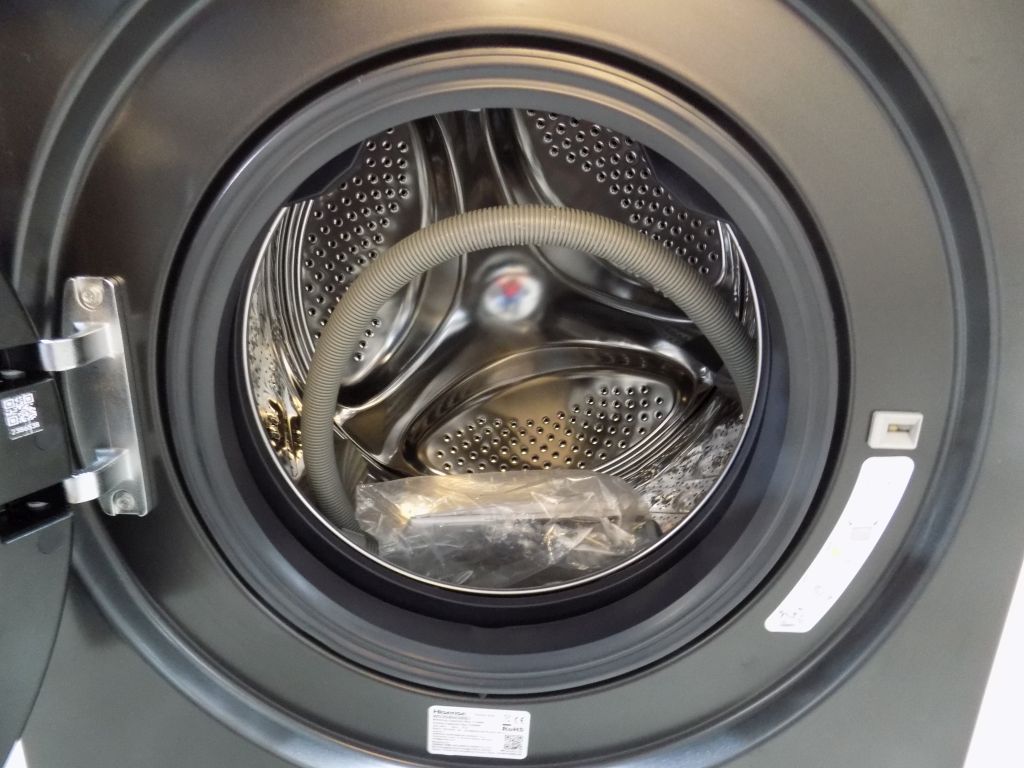 Пералня със сушилня Hinsense WD3S8043BB3