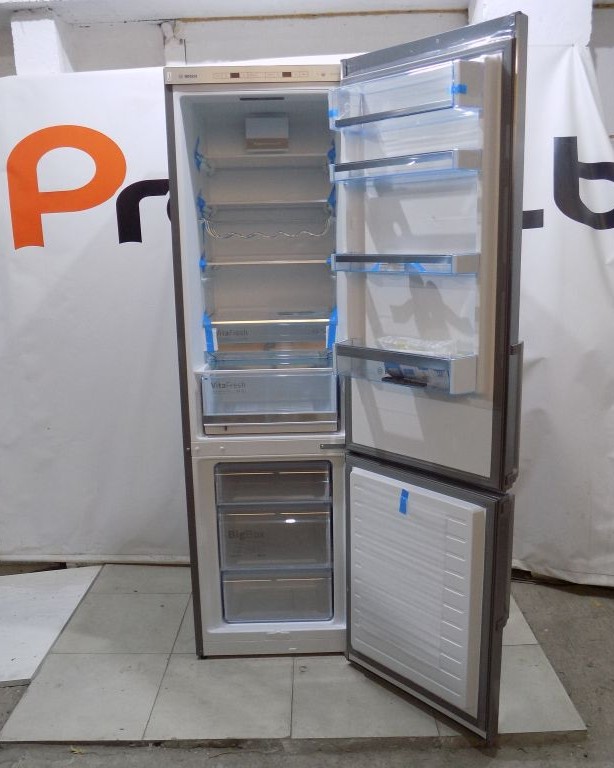 Хладилник Bosch KGE398IBP