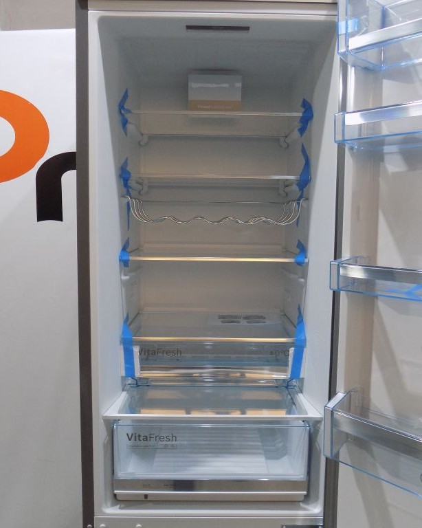 Хладилник Bosch KGE398IBP