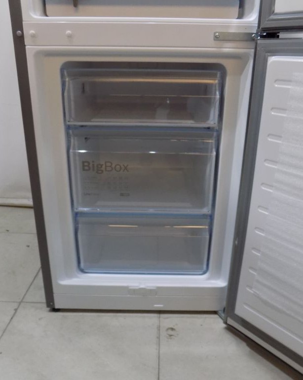 Хладилник Bosch KGE398IBP