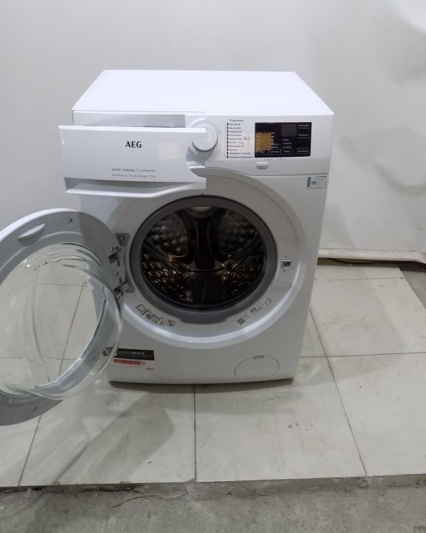 Пералня AEG L6FBG51470