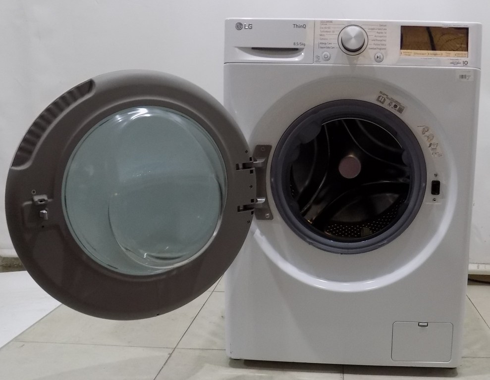 Пералня със сушилня LG F2DV5S8H0E