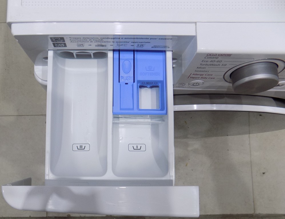 Пералня със сушилня LG F2DV5S8H0E