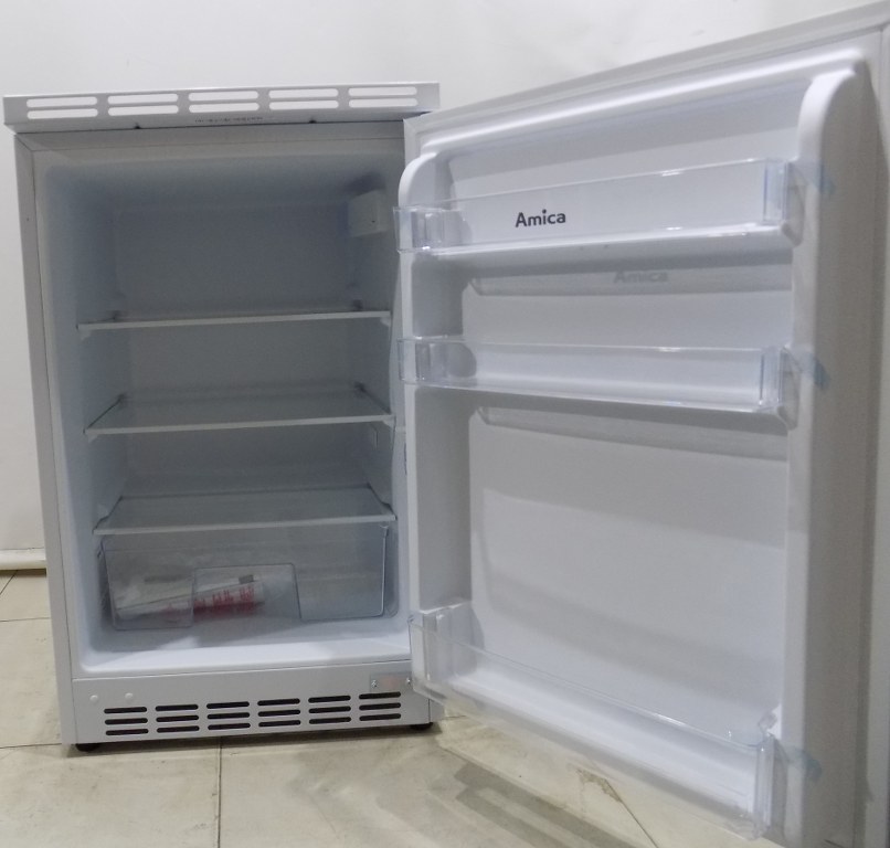 Охладител Amica UVKSD 351 951