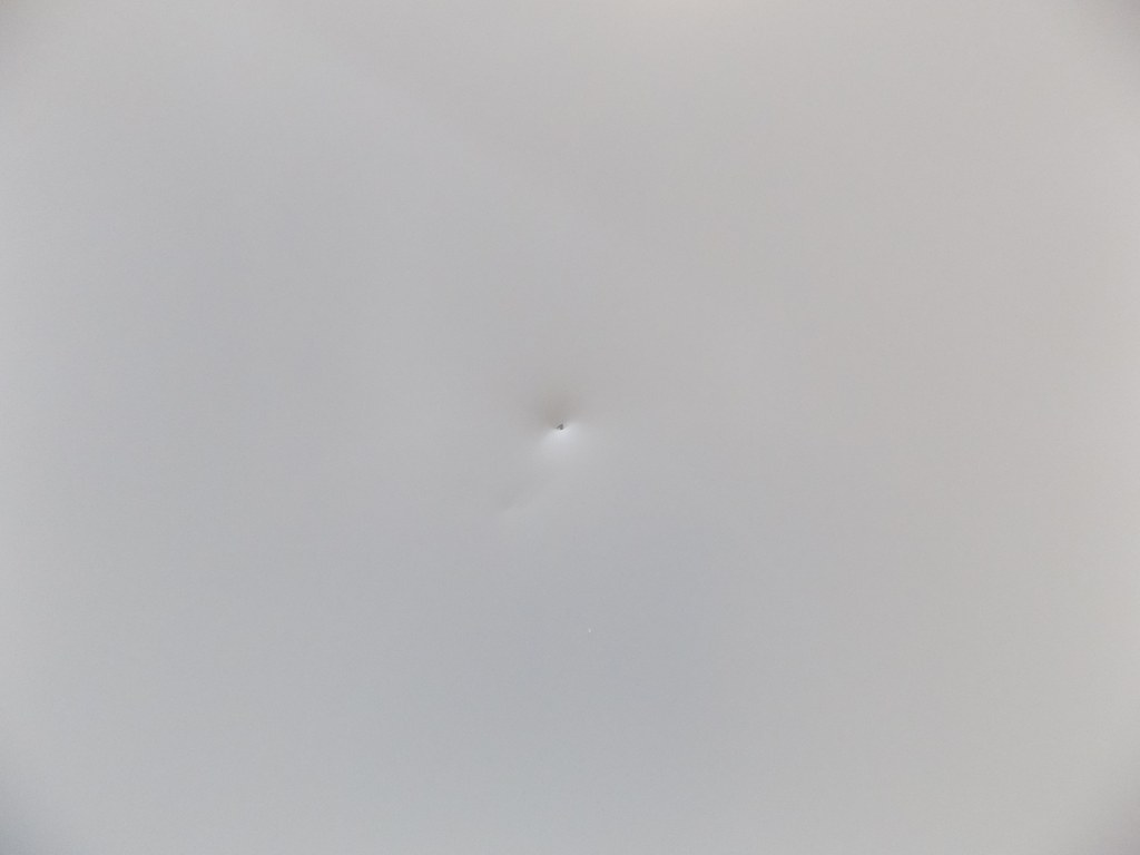 Охладител Comfee RCD133WH3(E)