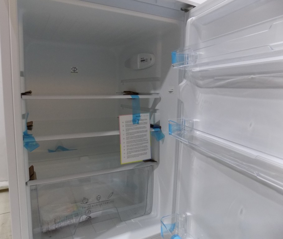 Охладител Comfee RCD133WH3(E)