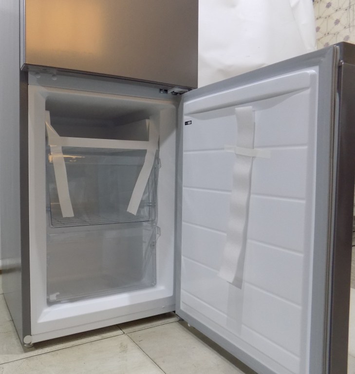 Хладилник Comfee RCB169DS2(E)