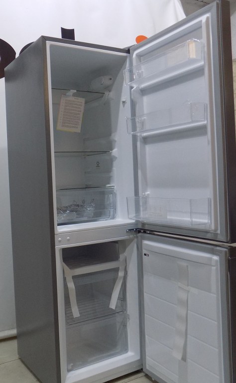 Хладилник Comfee RCB169DS2(E)