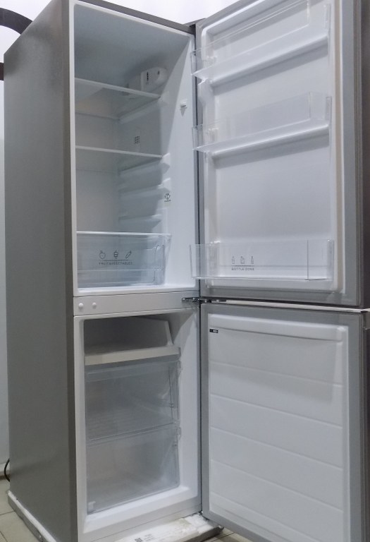 Хладилник Comfee RCB169DS3