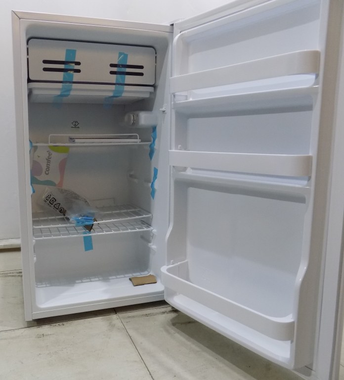 Хладилник Comfee RCD93WH2(E)