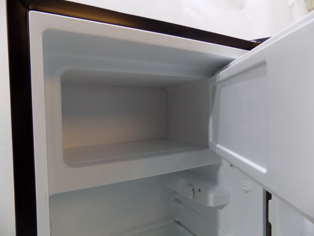 Хладилник Comfee RCD115DK2