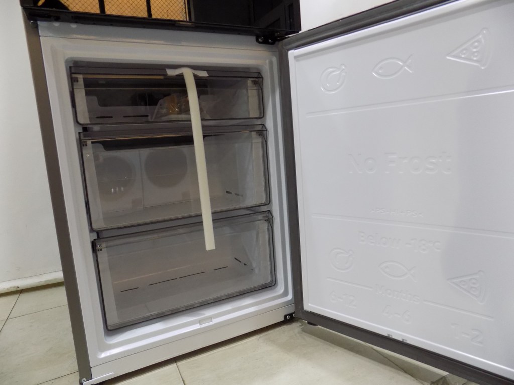 Хладилник Samsung RB38C7B5AB1EF