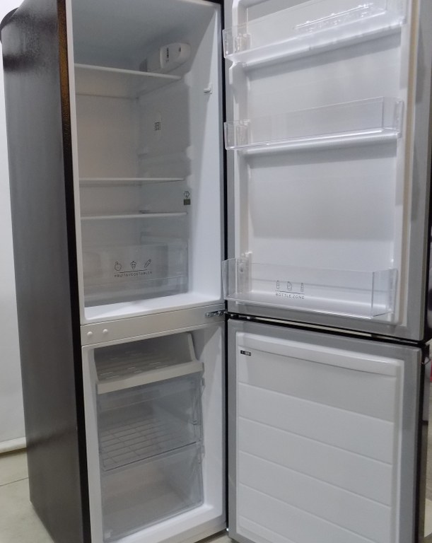 Хладилник Comfee RCB169DK3