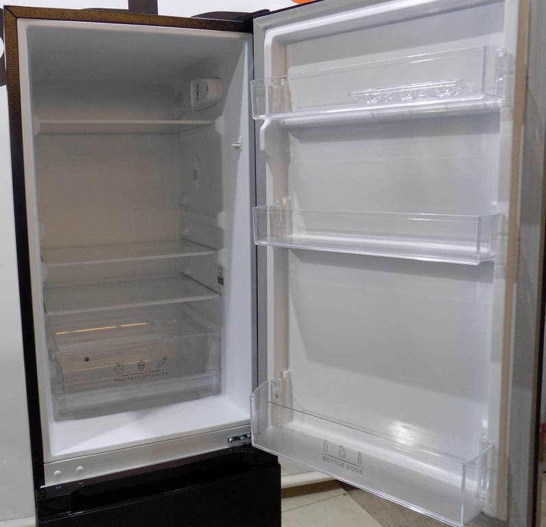 Хладилник Comfee RCB169DK3