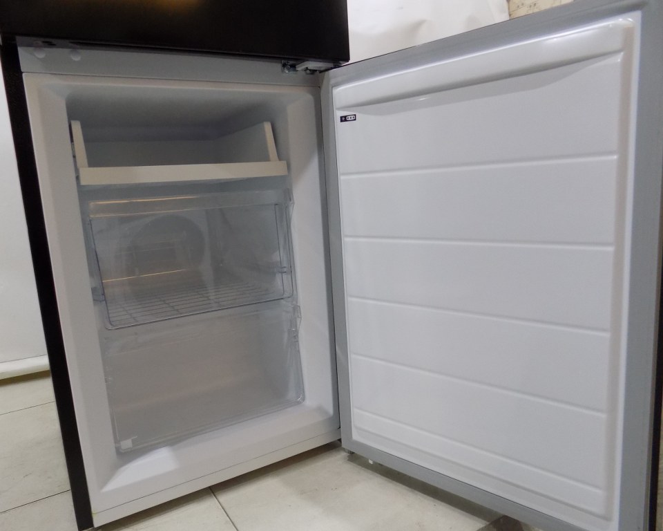 Хладилник Comfee RCB169DK3