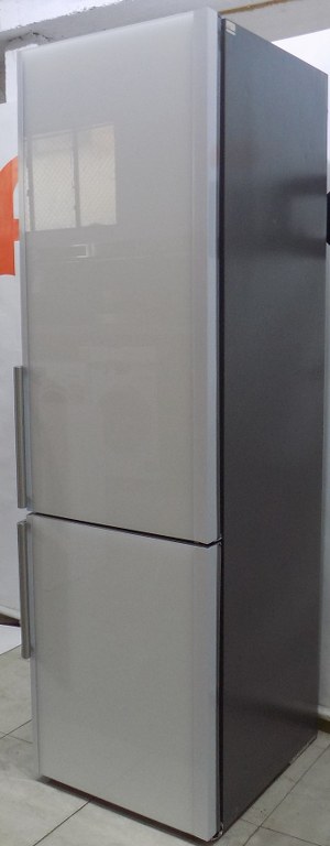 Хладилник SIEMENS KG39NAIAT