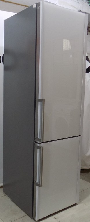 Хладилник SIEMENS KG39NAIAT