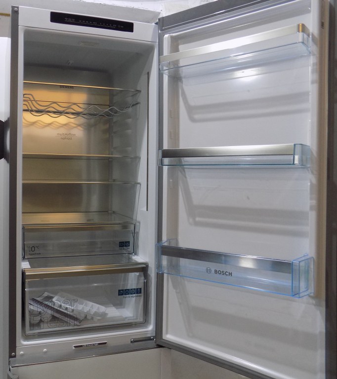 Хладилник SIEMENS KG39NAIAT