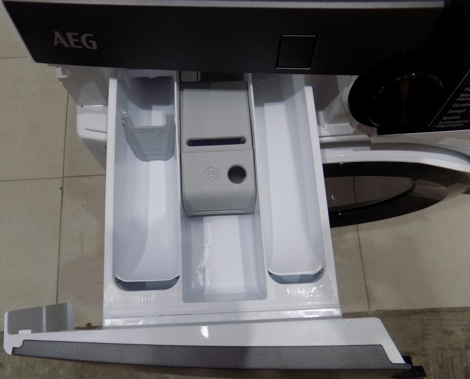 Пералня със сушилня AEG LWR9W81600