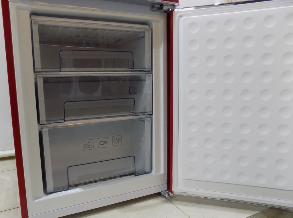 Ретро хладилник Cecotec Retro Bolero Cool Combi300