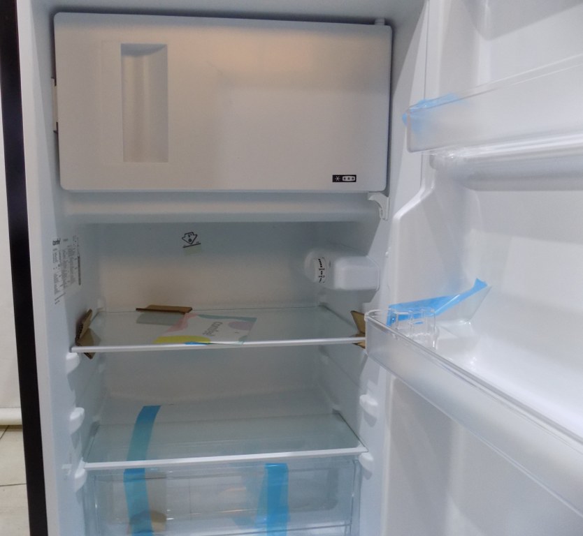 Хладилник Comfee RCD115DK2