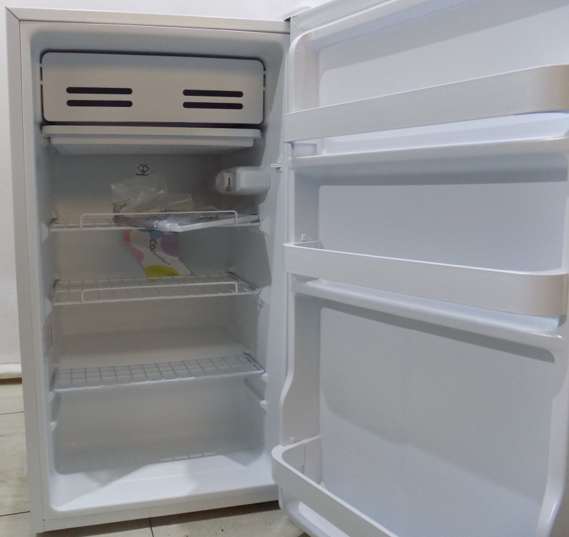 Хладилник Comfee RCD93WH2(E)