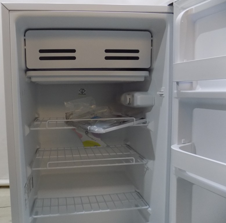 Хладилник Comfee RCD93WH2(E)