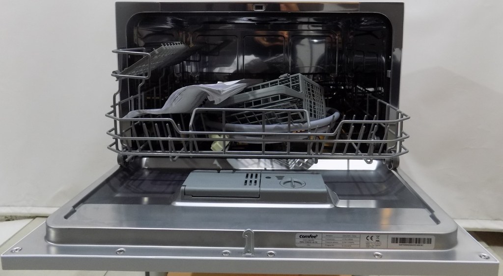 Мини съдомиялна COMFEE TD602E-W