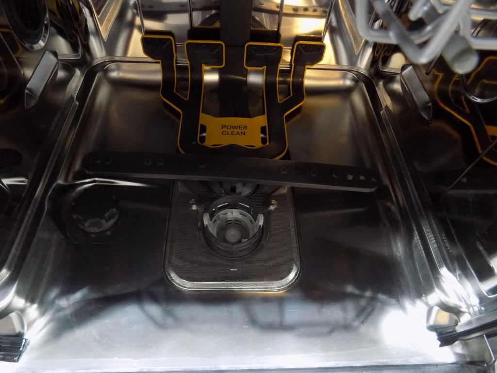 Съдомиялна за вграждане Bauknecht B7U HS51