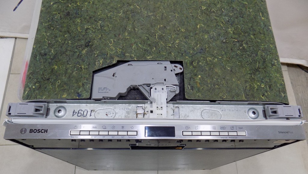 Съдомиялна за вграждане Bosch SMV4ECX24E Serie 4