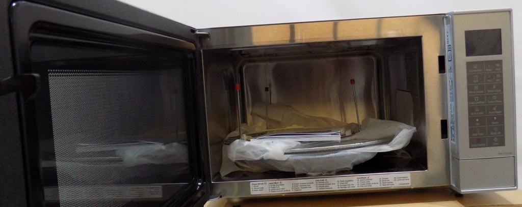 Микровълнова фурна Panasonic NN-CT57JMBPQ