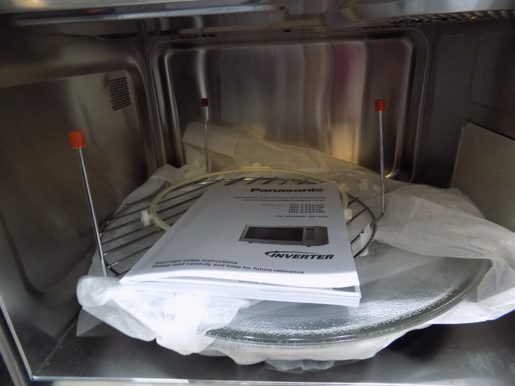 Микровълнова фурна Panasonic NN-CT57JMBPQ