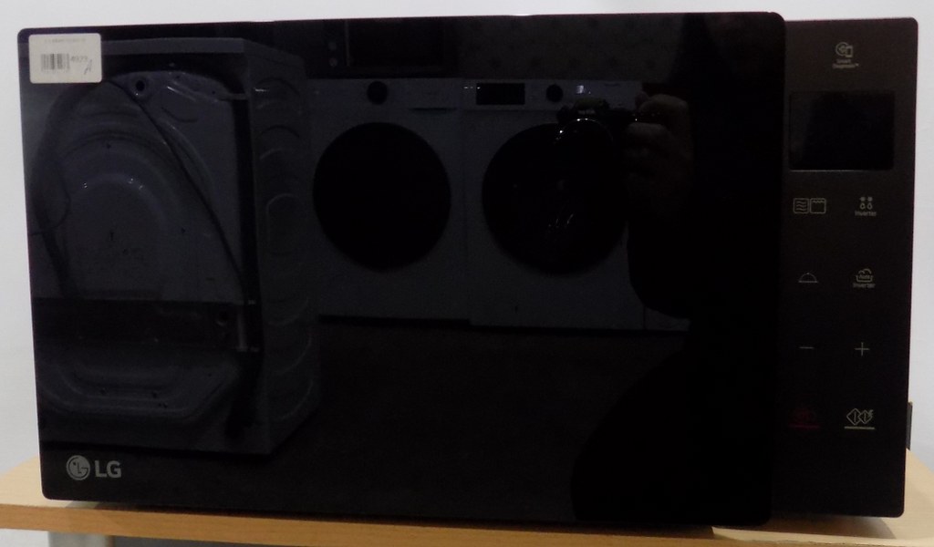 Мирковълнова фурна LG MH6535GDS