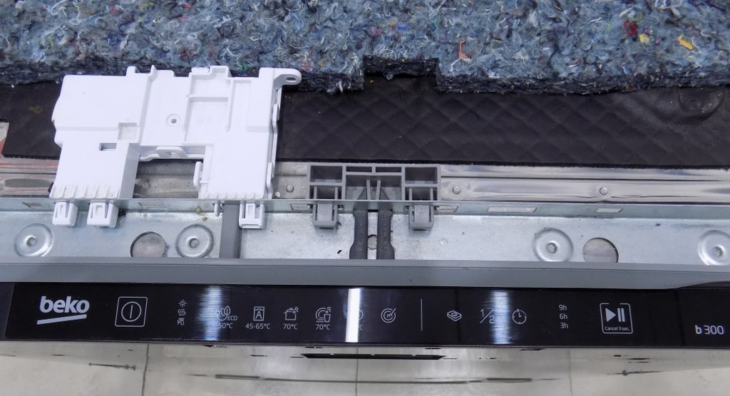 Съдомиялна за вграждане Beko BDIN16430 b300