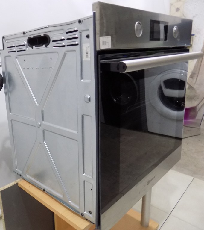 Фурна за вграждане Bauknecht BAR2 KH8V2 IN
