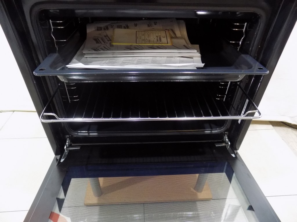 Фурна за вграждане Bosch HBF133BR0