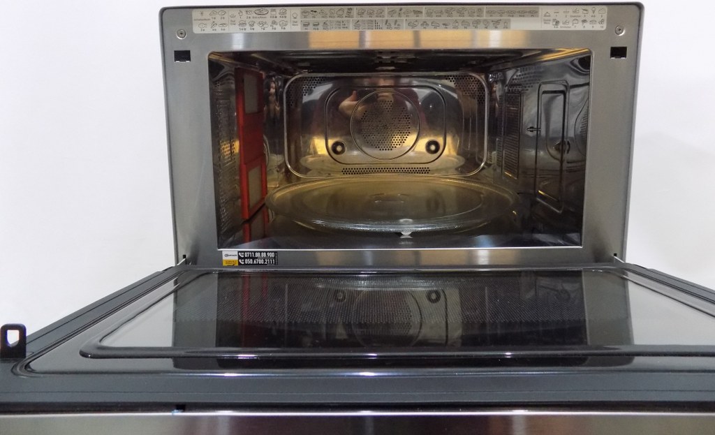 Микровълнова фурна Bauknecht MW3391SX