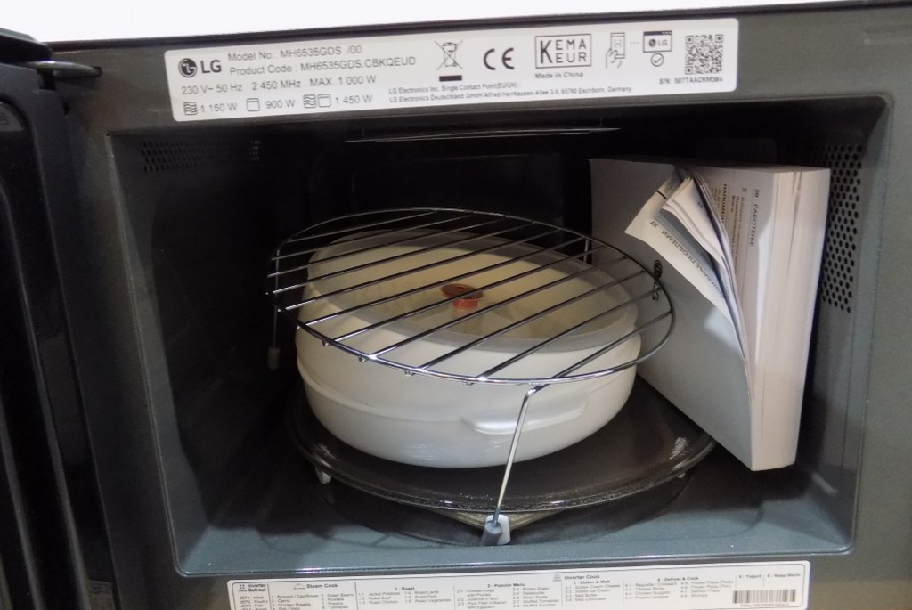 Микровълнова фурна LG MH6535GDS