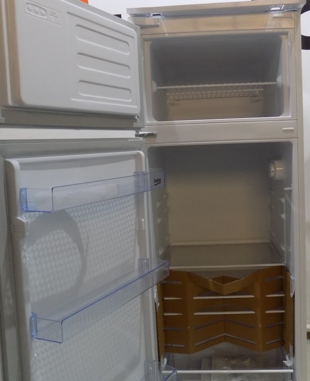 Хладилник за вграждане Beko BDSA250K4SN b100