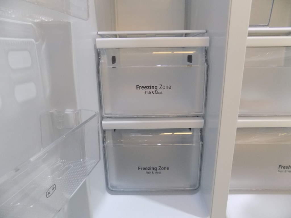 Хладилник LG GSM32HSBEH Side-by-Side