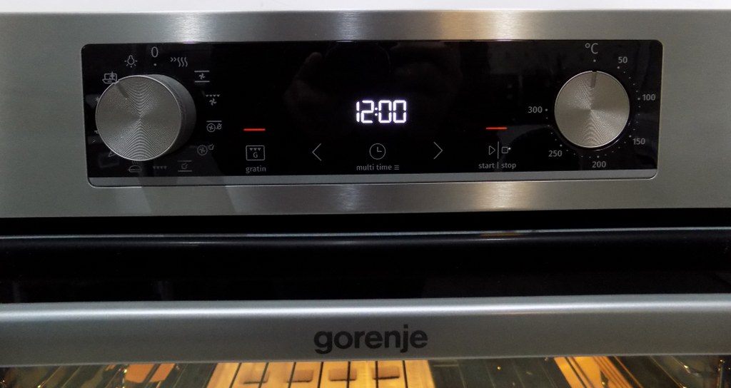 Фурна за вграждане Gorenje OptiBake BOS 6737 E02X