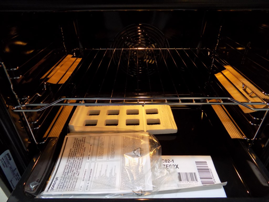 Фурна за вграждане Gorenje OptiBake BOS 6737 E02X