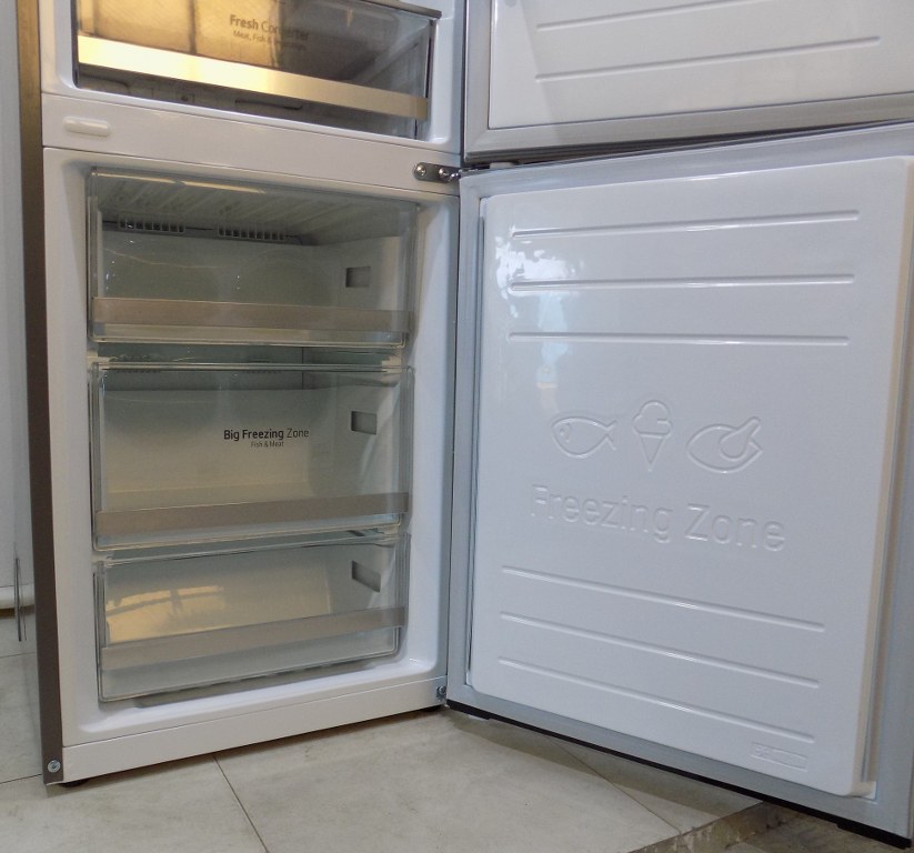 Хладилник LG GBB92STABP