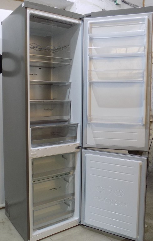 Хладилник LG GBB92STABP