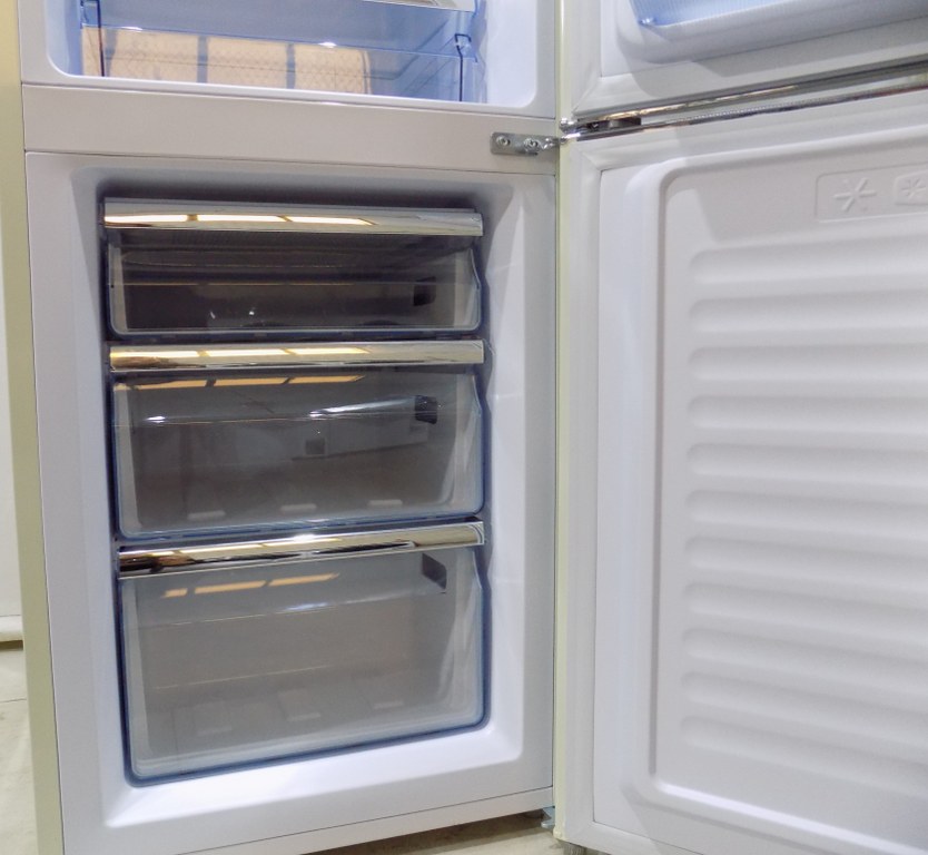 Ретро хладилник Amica Retro KGCR 387 102