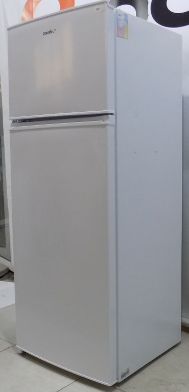 Хладилник Comfee RCT284WH2A